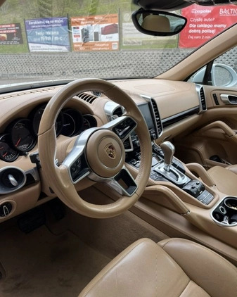 Porsche Cayenne cena 229000 przebieg: 175000, rok produkcji 2017 z Gdańsk małe 781